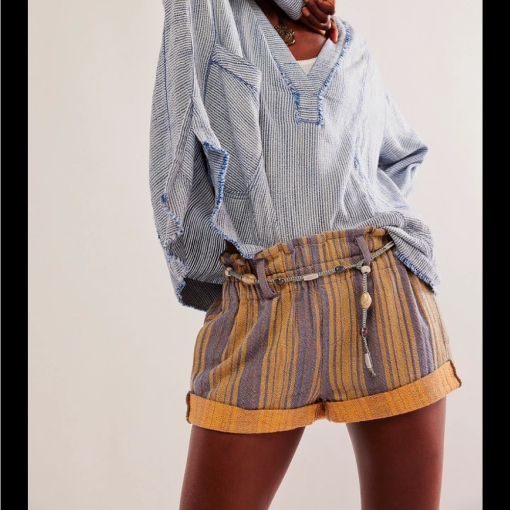 NWT Free People Navy/Marine stretch shorts. Size L.